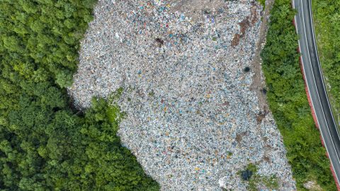 Polluted Planet, Sebastian Bühler | Bosnia and Herzegovina (17/06/2022) – The picture shows a wild garbage dump in the middle of the mountains of Bosnia and Herzegovina. The waste pollutes and endangers the natural habitat of animals and plants. It is estimated that there are around 10,000 larger and smaller illegal garbage dumps in Bosnia and Herzegovina.